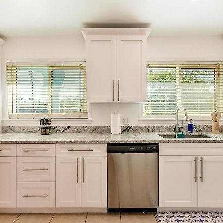 New! Dock Canal Family Home W/Pool & Gulf Access! North Fort Myers Exterior photo