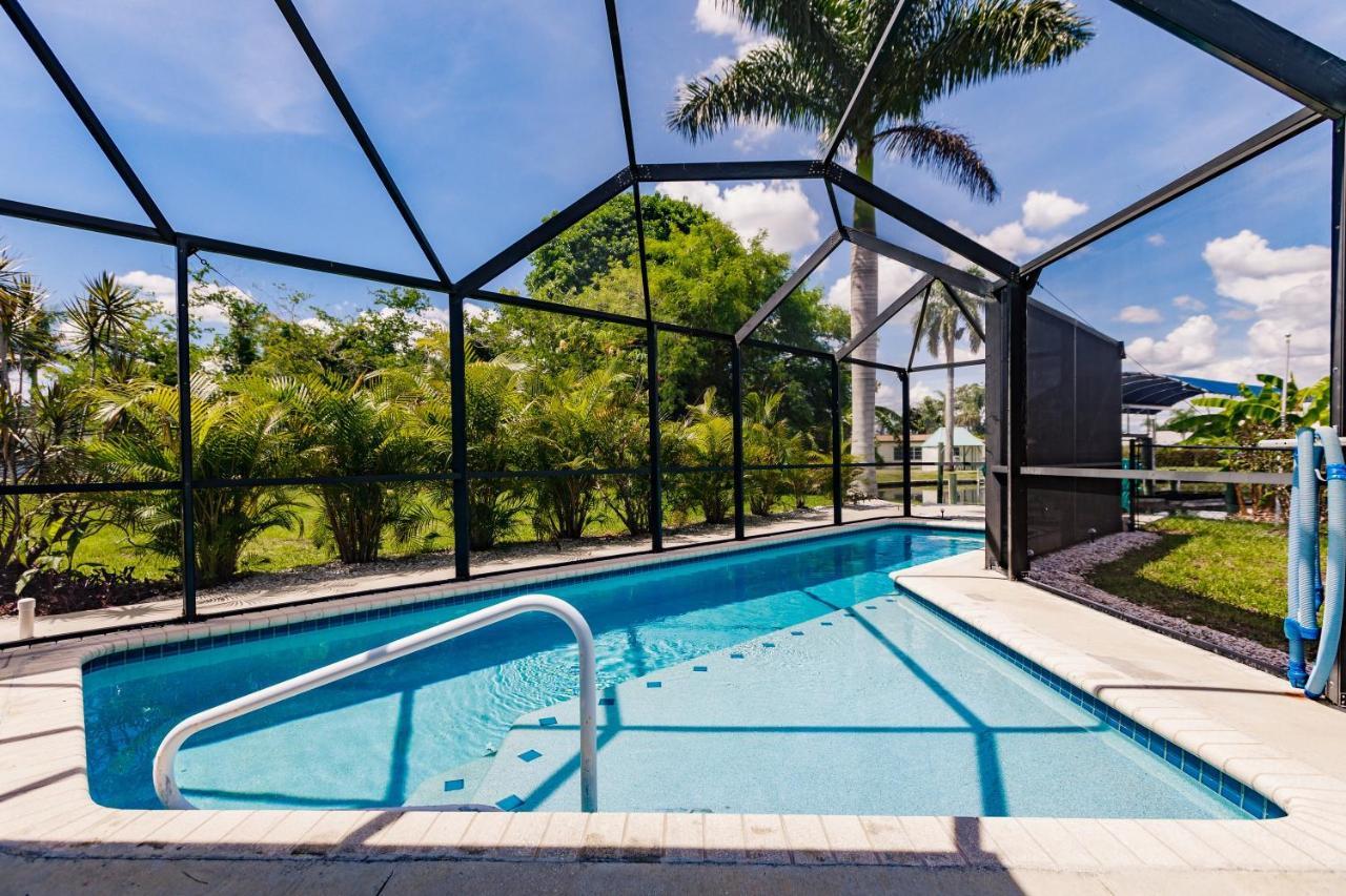 New! Dock Canal Family Home W/Pool & Gulf Access! North Fort Myers Exterior photo