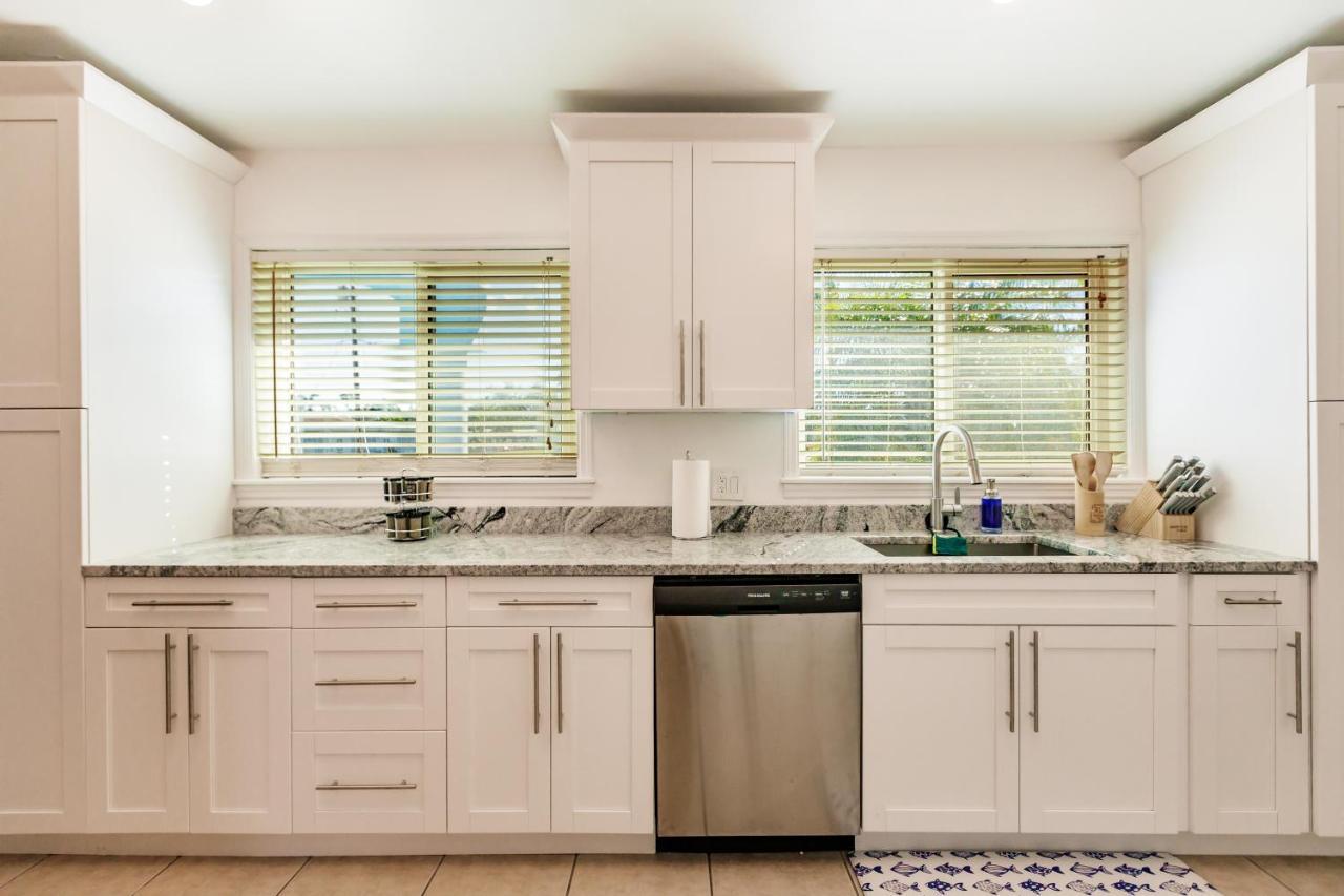 New! Dock Canal Family Home W/Pool & Gulf Access! North Fort Myers Exterior photo
