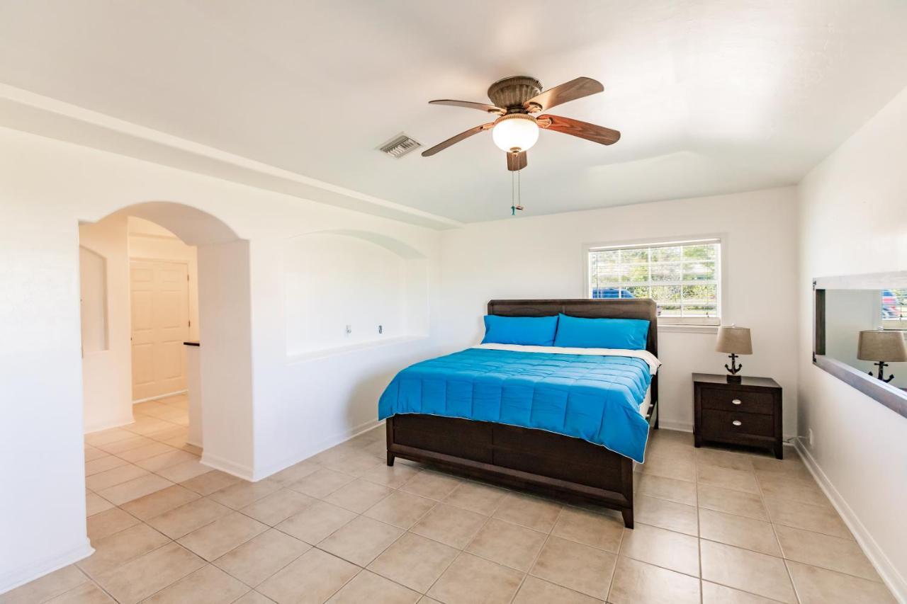 New! Dock Canal Family Home W/Pool & Gulf Access! North Fort Myers Exterior photo