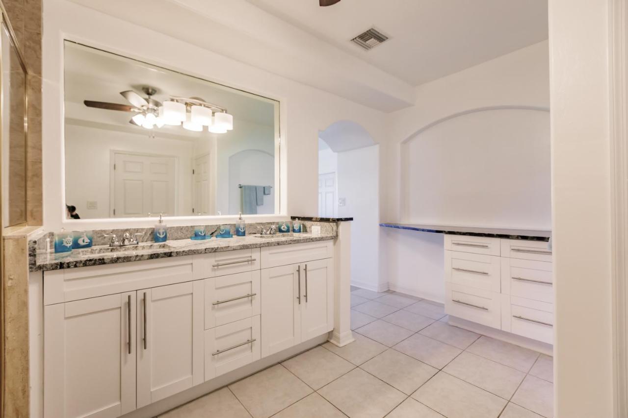 New! Dock Canal Family Home W/Pool & Gulf Access! North Fort Myers Exterior photo